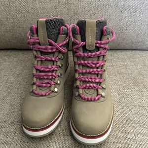 Cole Hann Grandexplore Waterproof Boots Size 7B